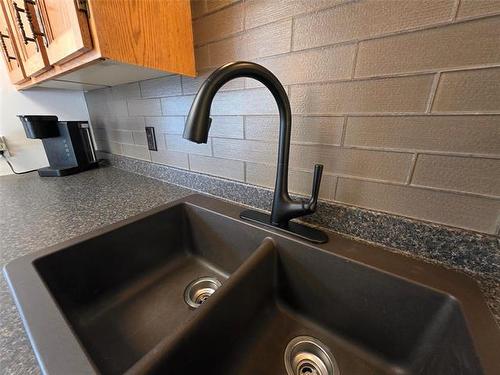 38 Rowand Ave, Winnipeg, MB 