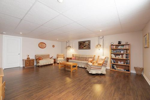 Salle de jeux - 3-980 Ch. Du Fleuve, Les Cèdres, QC - Indoor