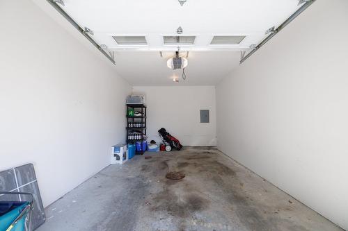 Garage - 3-980 Ch. Du Fleuve, Les Cèdres, QC - Indoor Photo Showing Garage