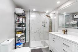 Salle de bains attenante à la CCP - 