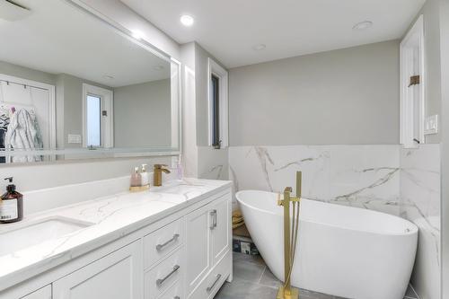 Salle de bains attenante à la CCP - 34 Rue Valmount, Dollard-Des-Ormeaux, QC - Indoor Photo Showing Bathroom