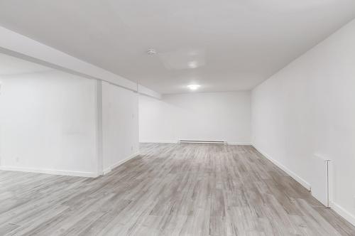 Salle de jeux - 34 Rue Valmount, Dollard-Des-Ormeaux, QC - Indoor Photo Showing Other Room