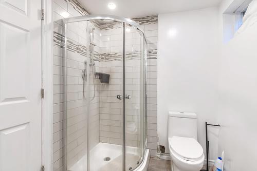 Salle de bains - 34 Rue Valmount, Dollard-Des-Ormeaux, QC - Indoor Photo Showing Bathroom