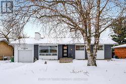 18 WOLMSLEY CRESCENT  Ottawa, ON K2G 1J4