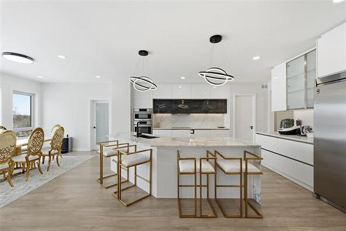 29 Discovery Cove, Headingley, MB 