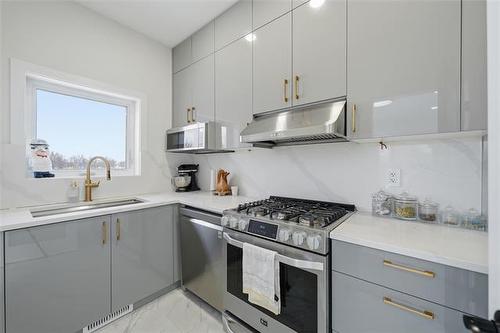 29 Discovery Cove, Headingley, MB 