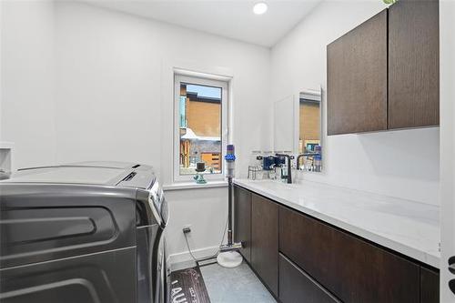 29 Discovery Cove, Headingley, MB 