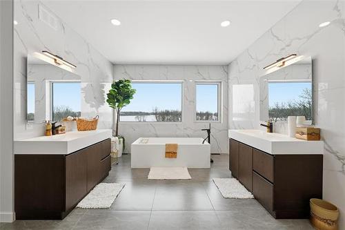 29 Discovery Cove, Headingley, MB 