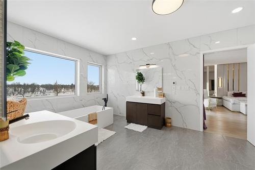 29 Discovery Cove, Headingley, MB 