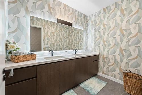 29 Discovery Cove, Headingley, MB 