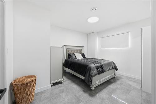 29 Discovery Cove, Headingley, MB 