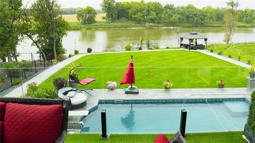 29 Discovery Cove, Headingley, MB 