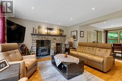 Thru-out home new 8' high ceilings with pot lights - 