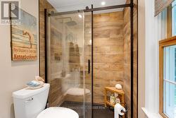 Bathroom rainhead glass shower - 