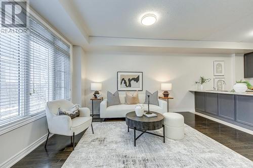 74 - 2435 Greenwich Drive, Oakville, ON - Indoor Photo Showing Living Room