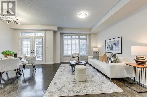 74 - 2435 Greenwich Drive, Oakville, ON - Indoor Photo Showing Living Room