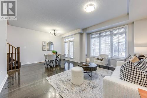 74 - 2435 Greenwich Drive, Oakville, ON - Indoor Photo Showing Living Room