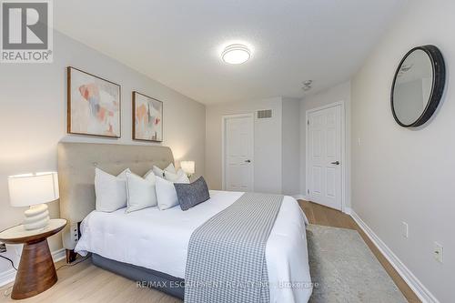 74 - 2435 Greenwich Drive, Oakville, ON - Indoor Photo Showing Bedroom