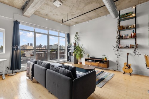 Living Room - 402-4225 Rue St-Dominique, Montréal (Le Plateau-Mont-Royal), QC - Indoor Photo Showing Other Room