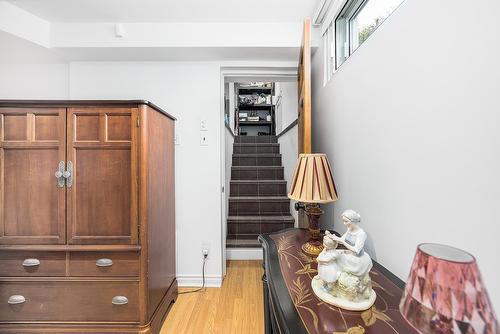 Escalier - 488 Boul. Samson, Laval (Sainte-Dorothée), QC - Indoor Photo Showing Dining Room