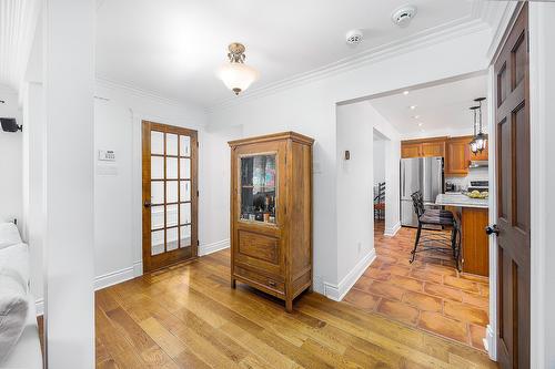 Corridor - 488 Boul. Samson, Laval (Sainte-Dorothée), QC - Indoor