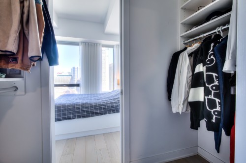 Penderie (Walk-in) - 1706-1288 Av. Des Canadiens-De-Montréal, Montréal (Ville-Marie), QC - Indoor With Storage