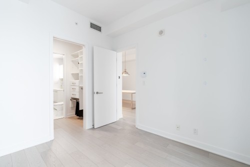 Primary bedroom - 2811-1288 Av. Des Canadiens-De-Montréal, Montréal (Ville-Marie), QC - Indoor Photo Showing Other Room