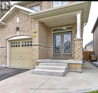 UPPER - 13 EBURY DRIVE  Brampton, ON L6X 0Z3