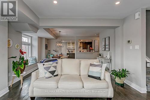 2386 Munns Avenue E, Oakville, ON - Indoor