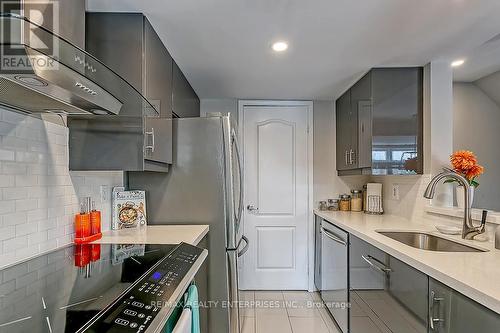 2386 Munns Avenue E, Oakville, ON - Indoor Photo Showing Kitchen