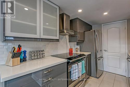 2386 Munns Avenue E, Oakville, ON - Indoor Photo Showing Kitchen