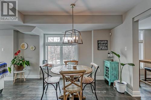 2386 Munns Avenue E, Oakville, ON - Indoor Photo Showing Dining Room