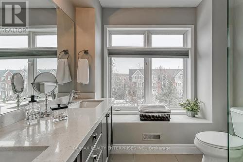 2386 Munns Avenue E, Oakville, ON - Indoor Photo Showing Bathroom