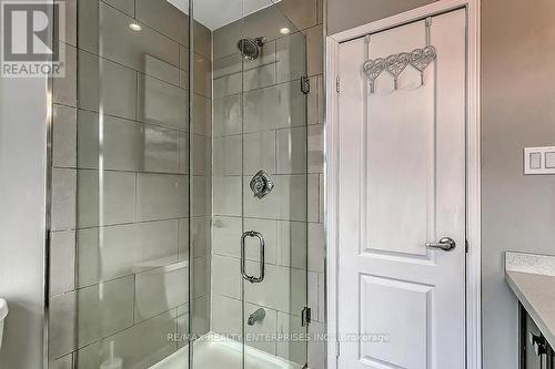 2386 Munns Avenue E, Oakville, ON - Indoor Photo Showing Bathroom