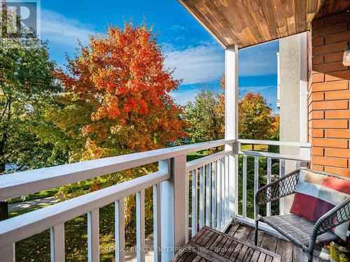 2386 Munns Avenue E, Oakville, ON - Outdoor With Exterior