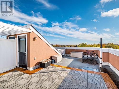 2386 Munns Avenue E, Oakville, ON - Outdoor With Exterior