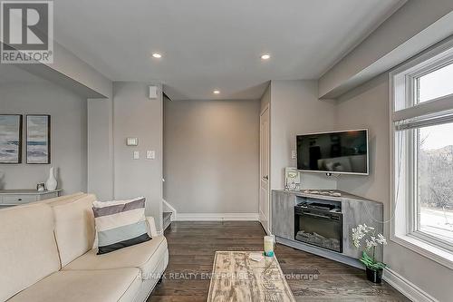 2386 Munns Avenue E, Oakville, ON - Indoor With Fireplace