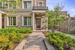 53 - 636 EVANS AVENUE S  Toronto, ON M8W 2W6