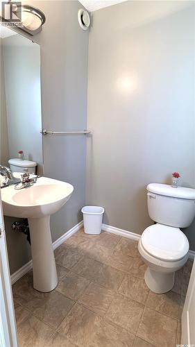 2 1621 First Street, Estevan, SK - Indoor Photo Showing Bathroom