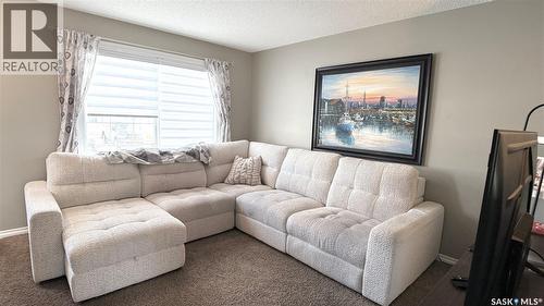 2 1621 First Street, Estevan, SK - Indoor Photo Showing Living Room