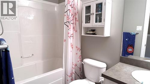 2 1621 First Street, Estevan, SK - Indoor Photo Showing Bathroom