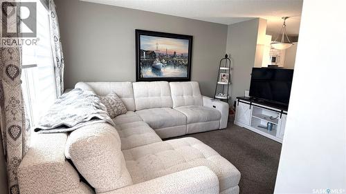 2 1621 First Street, Estevan, SK - Indoor Photo Showing Living Room