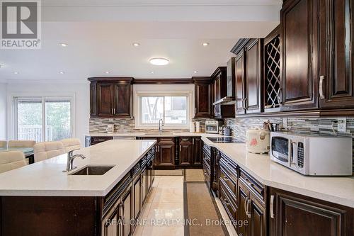 72 Highgate Drive, Markham, ON - Indoor Photo Showing Kitchen With Upgraded Kitchen