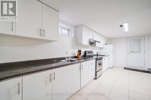 72 Highgate Drive, Markham, ON - Indoor Photo Showing Kitchen With Double Sink