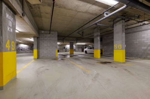 Stationnement - 609-3855 Boul. De Chenonceau, Laval (Chomedey), QC - Indoor Photo Showing Garage