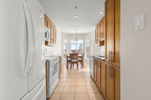 Cuisine - 609-3855 Boul. De Chenonceau, Laval (Chomedey), QC - Indoor Photo Showing Kitchen