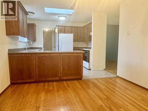 535 Hardie Road, Rutland, BC - Indoor Photo Showing Kitchen
