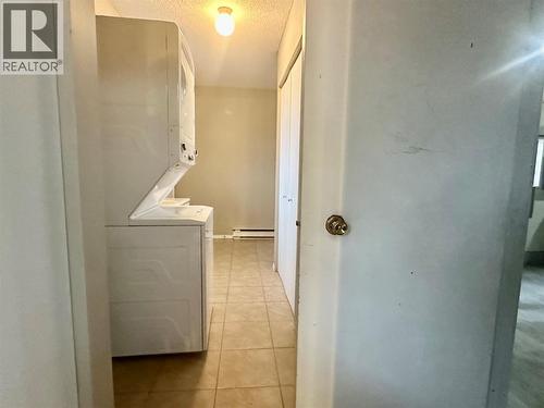 535 Hardie Road, Rutland, BC - Indoor Photo Showing Laundry Room
