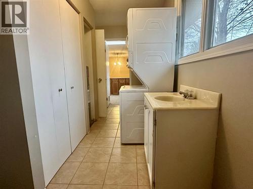 535 Hardie Road, Rutland, BC - Indoor Photo Showing Laundry Room