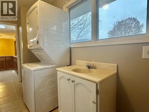 535 Hardie Road, Rutland, BC - Indoor Photo Showing Laundry Room